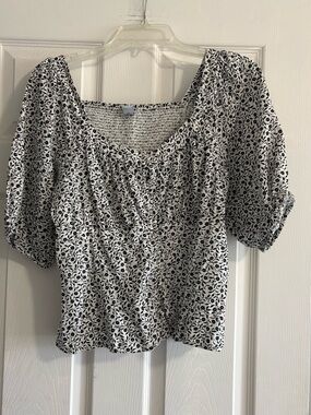 Black white floral peplum top